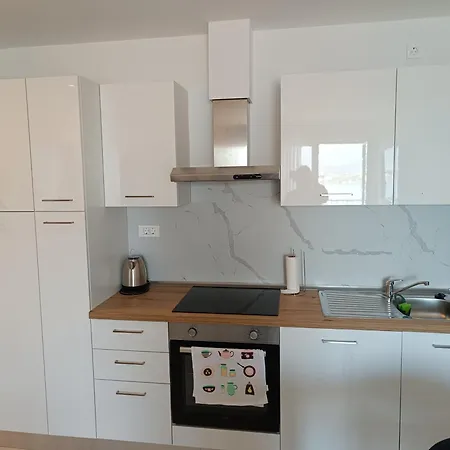 Apartman Josip Ciovo Διαμέρισμα *