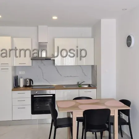 Διαμέρισμα Apartman Josip Ciovo Τρογκίρ